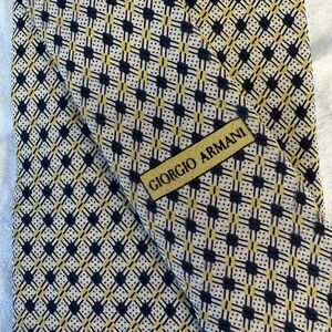 Giorgio Armani Cravatte Silk Tie 56.5" x 3.75" Navy Gold Geometric